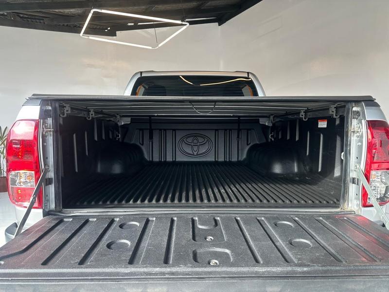 Toyota Hilux Cd Srx 4X4 2.8 TDI 16V Diesel Aut. - foto 19
