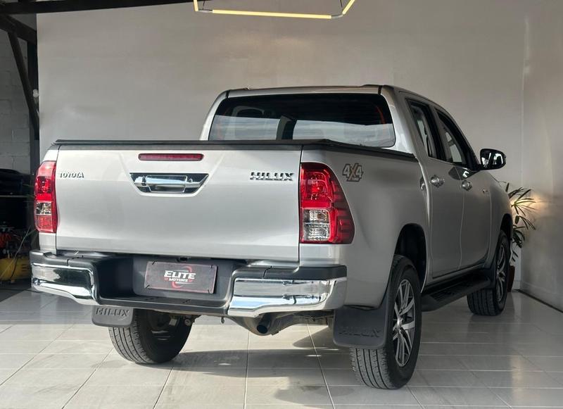 Toyota Hilux Cd Srx 4X4 2.8 TDI 16V Diesel Aut. - foto 4
