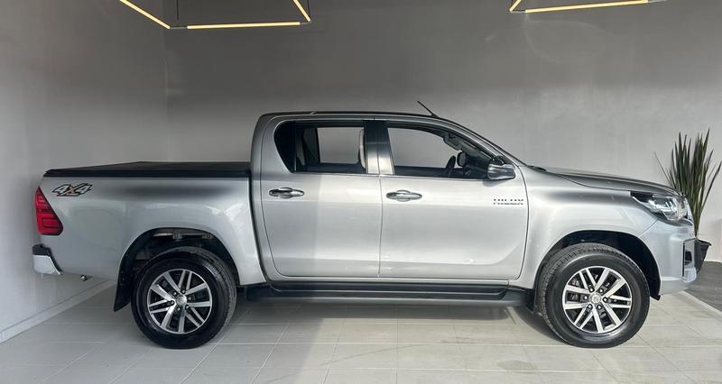 Toyota Hilux Cd Srx 4X4 2.8 TDI 16V Diesel Aut. - foto 7