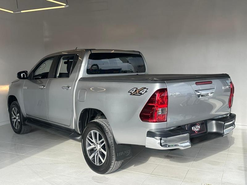 Toyota Hilux Cd Srx 4X4 2.8 TDI 16V Diesel Aut. - foto 6