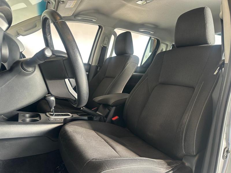 Toyota Hilux Cd Srx 4X4 2.8 TDI 16V Diesel Aut. - foto 10