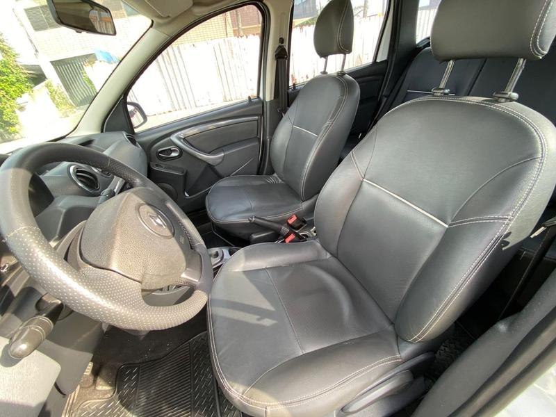 Renault Duster 2.0 D 4x2a - foto 15