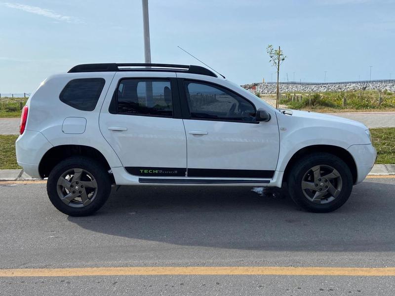 Renault Duster 2.0 D 4x2a - foto 9
