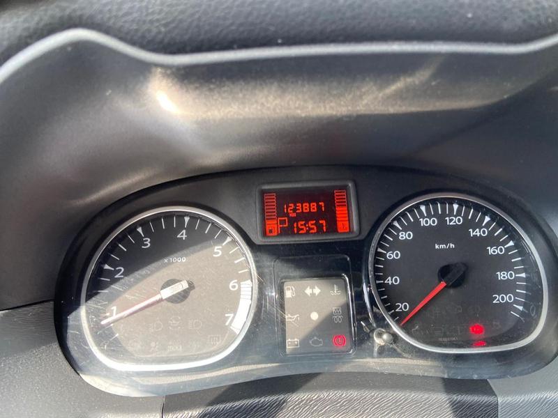 Renault Duster 2.0 D 4x2a - foto 11