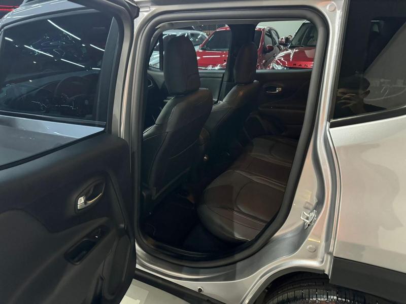 Jeep Renegade Sport 1.8 4X2 Flex 16V Aut. - foto 11