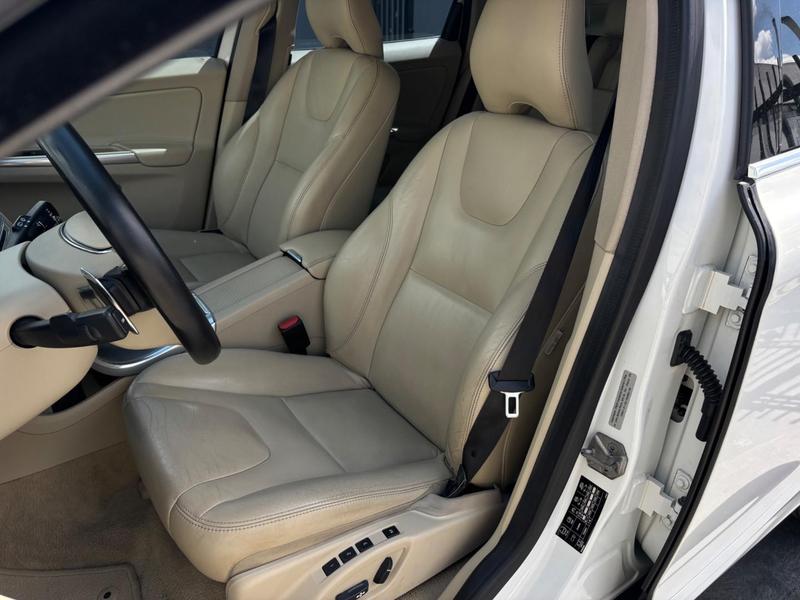 Volvo XC60 2.0 T5 Kin - foto 12