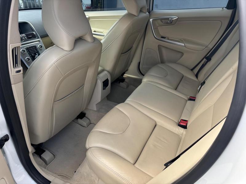 Volvo XC60 2.0 T5 Kin - foto 13
