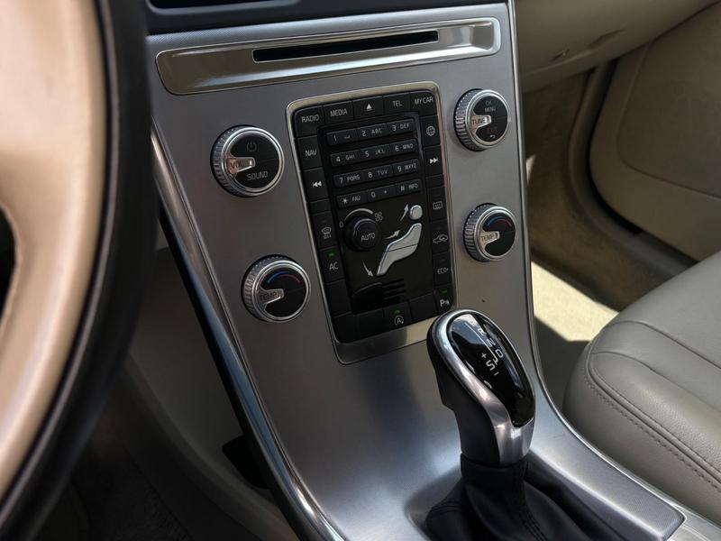 Volvo XC60 2.0 T5 Kin - foto 10
