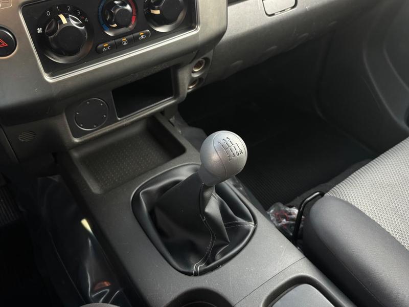 Nissan Frontier Se4x2att - foto 11