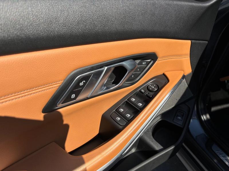 BMW 320i - foto 14