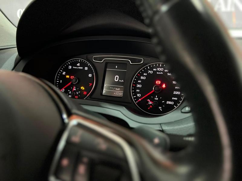 Audi Q3 2.0 TFSI - foto 14