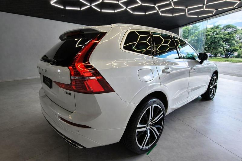 Volvo XC60 20t5 R Des - foto 4