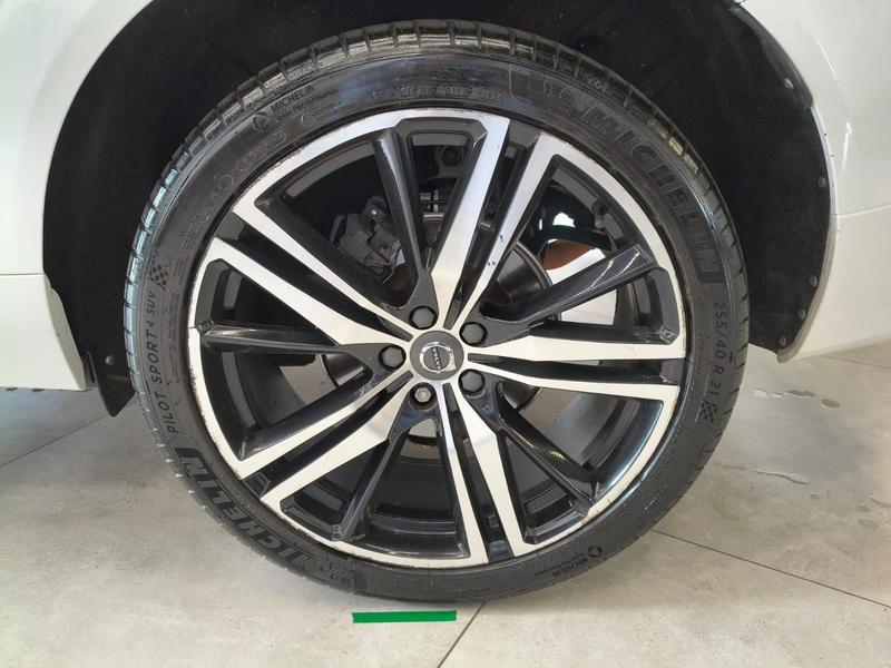 Volvo XC60 20t5 R Des - foto 13
