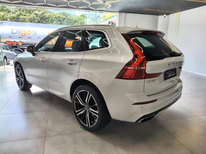 Volvo XC60 20t5 R Des - foto 3