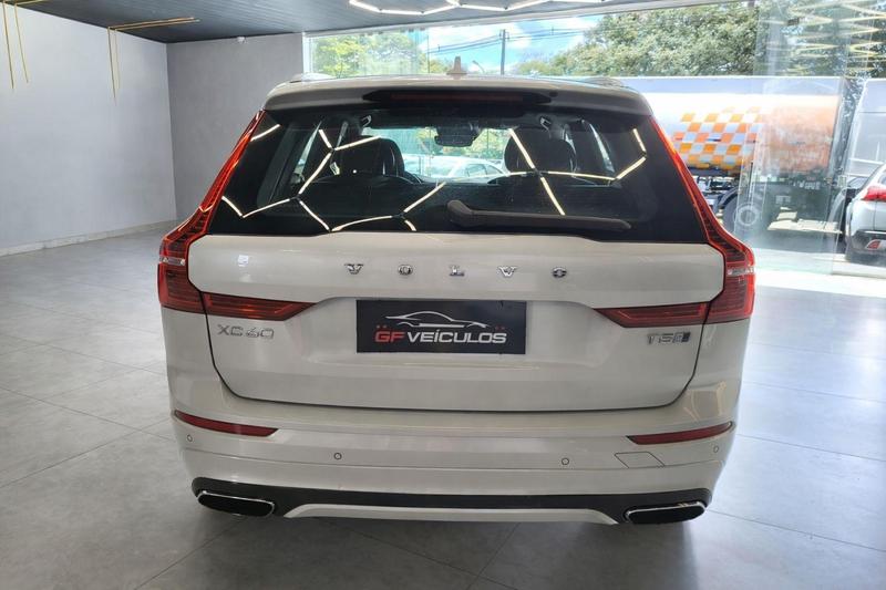 Volvo XC60 20t5 R Des - foto 8