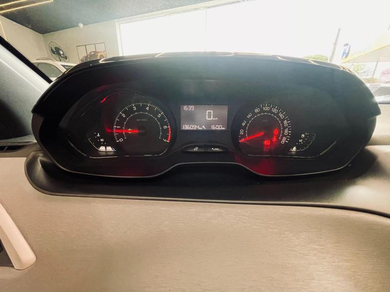 Peugeot 208 Sport Mt - foto 13