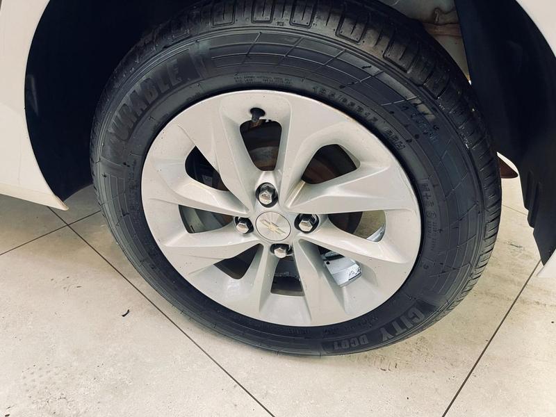 Chevrolet Onix 10tmt - foto 14