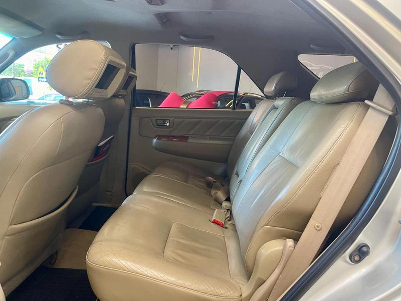 Toyota SW4 Hilux - foto 10
