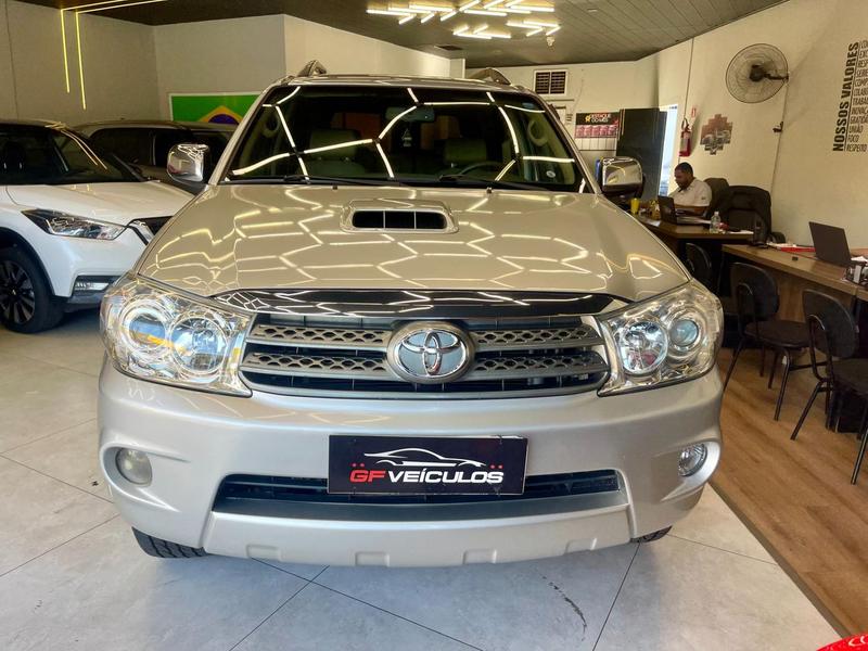 Toyota SW4 Hilux - foto 7