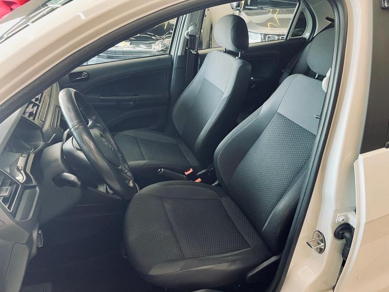 Volkswagen Voyage 10l - foto 11