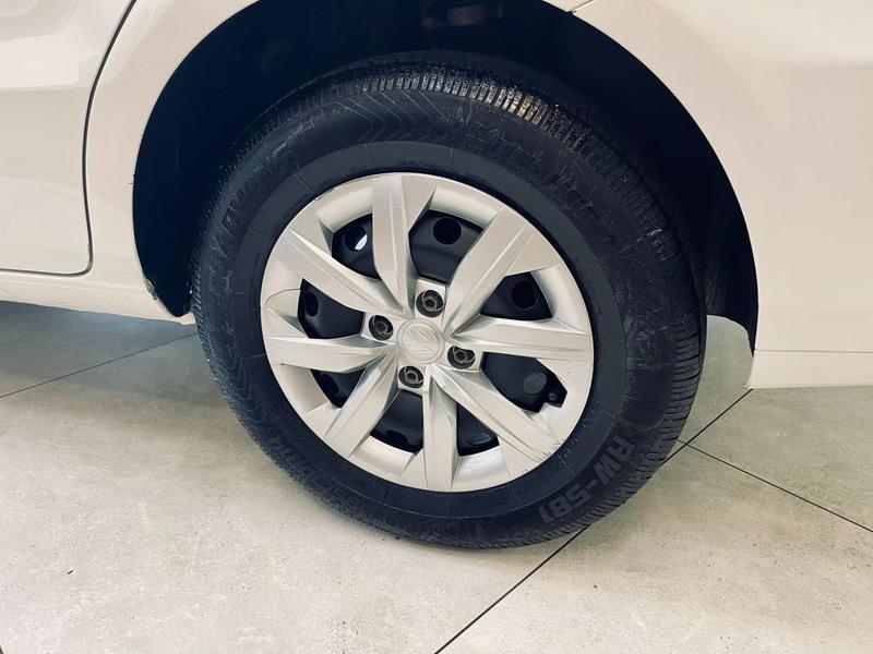 Volkswagen Voyage 10l - foto 14