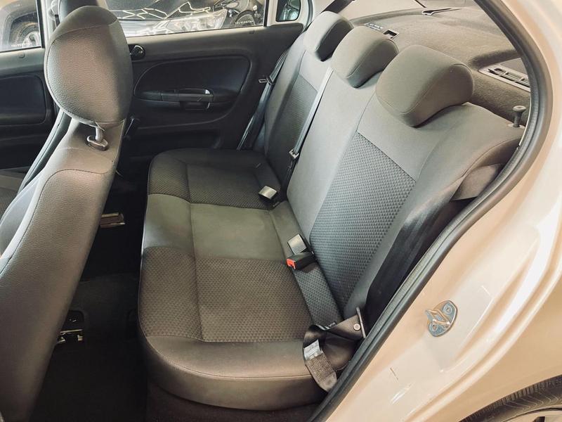 Volkswagen Voyage 10l - foto 10