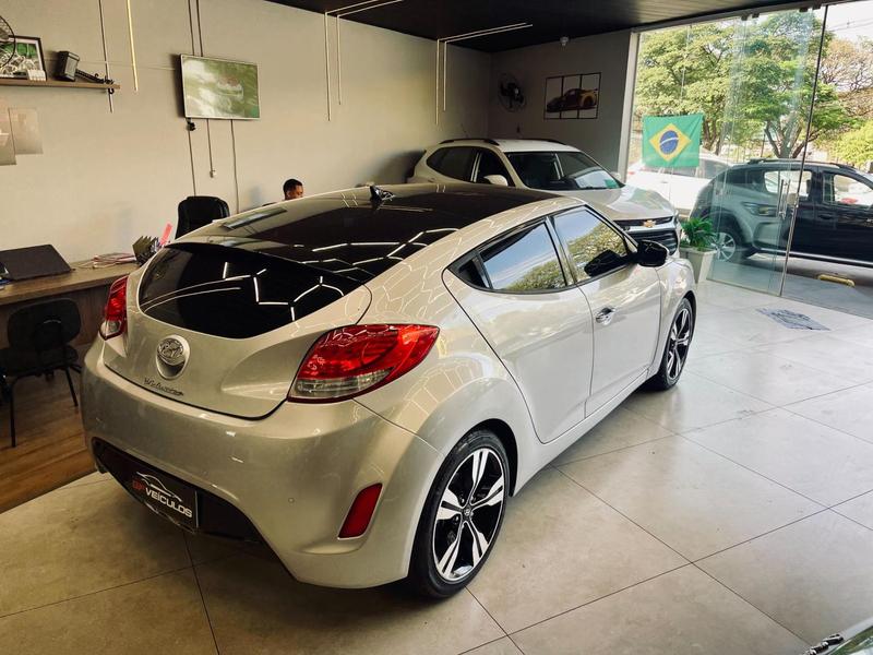 Hyundai Veloster - foto 3
