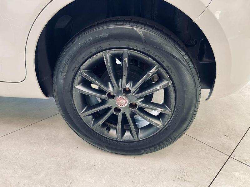 Fiat Palio Essence 1.6 Flex 16V 5P - foto 14