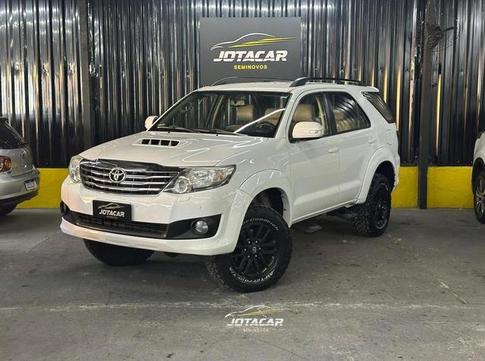 TOYOTA HILUXSW4 SRV4X4