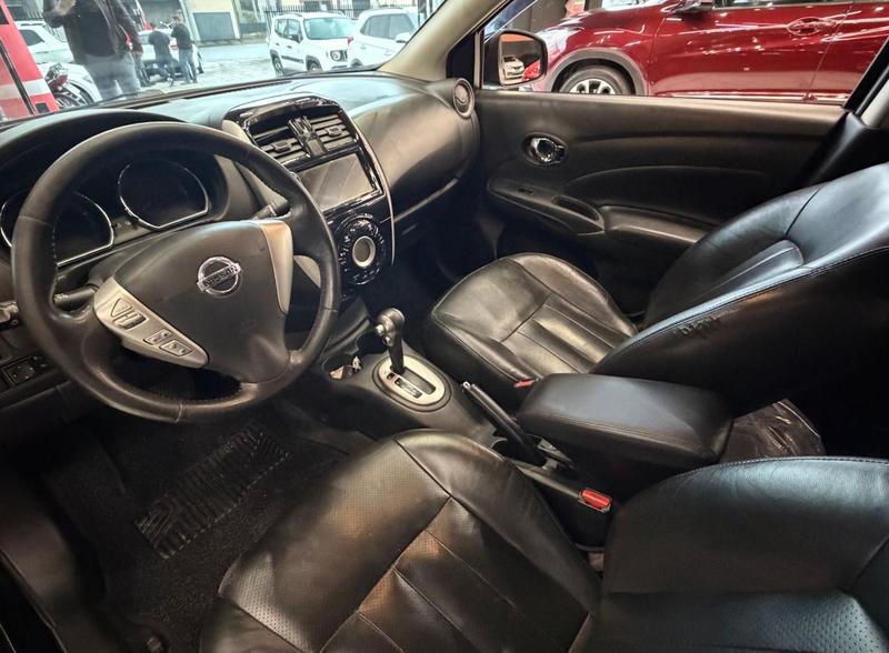Nissan Versa 16sl CVT - foto 2