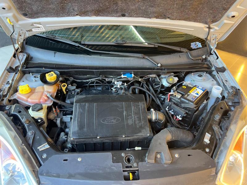 Ford Fiesta 1.6 Flex - foto 11