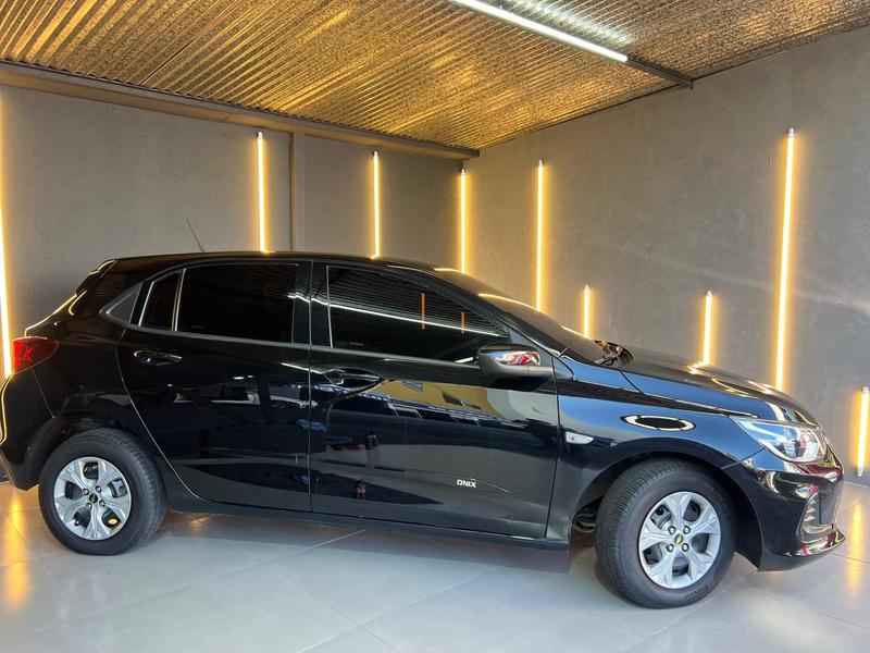 Chevrolet Onix 10mt Hb - foto 2