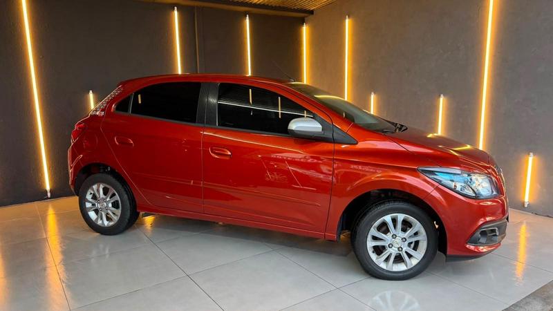 Chevrolet Onix Hatch Ls 1.0 8V Flexpower 5P Mec. - foto 2