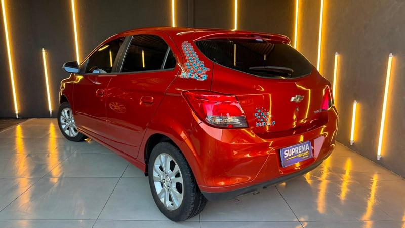 Chevrolet Onix Hatch Ls 1.0 8V Flexpower 5P Mec. - foto 3