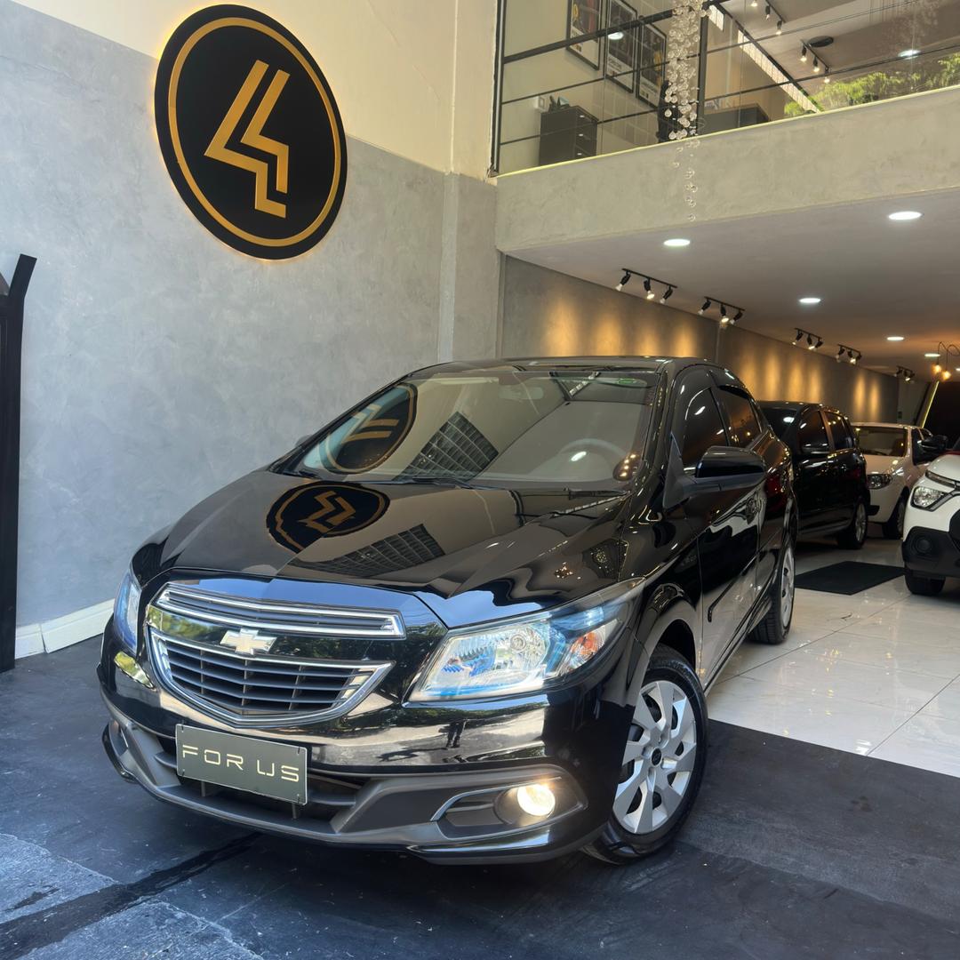 Imagem 0 de chevrolet onix 1.4mt lt 2015