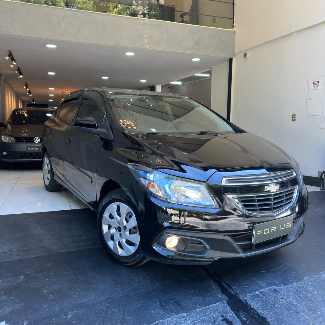 Imagem 2 de chevrolet onix 1.4mt lt 2015