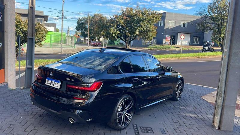 BMW 330e - foto 4