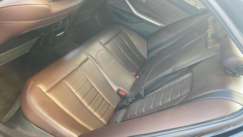 BMW 330e - foto 13
