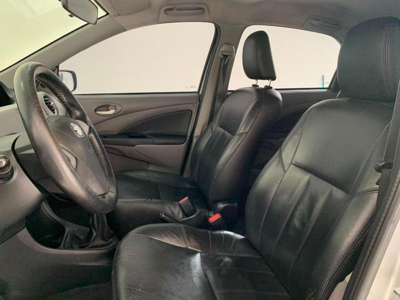 Toyota Etios Sd Xls - foto 6