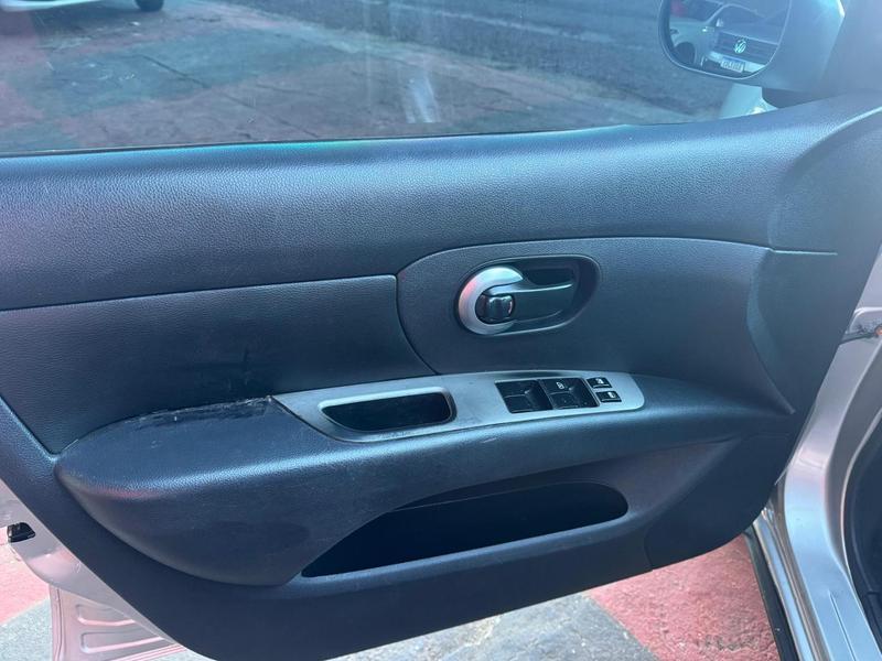 Nissan Livina Sl 1.8 16V Flex Fuel Aut. - foto 14