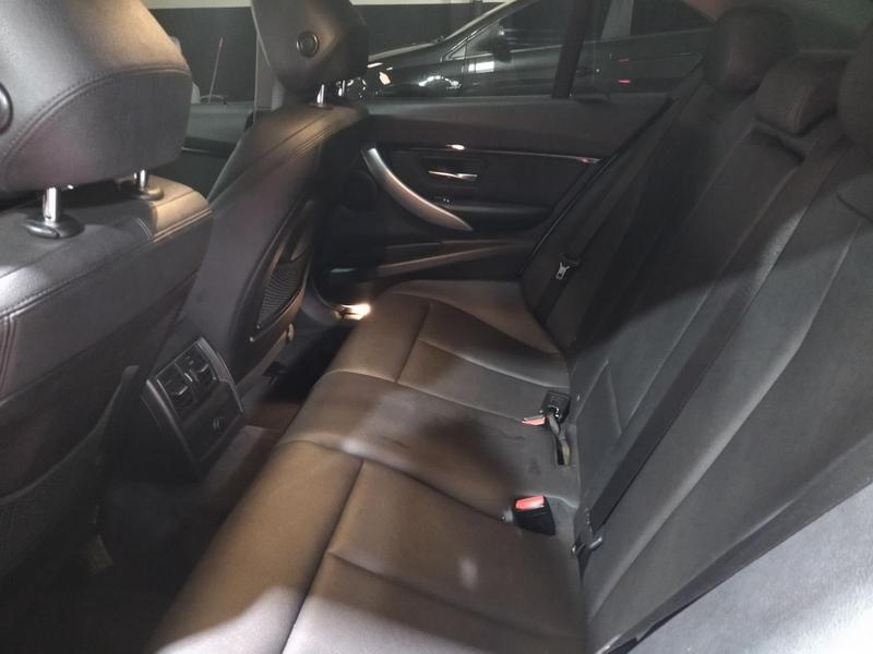 BMW 320i Active Flex - foto 14