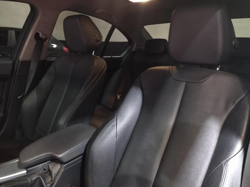 BMW 320i Active Flex - foto 11