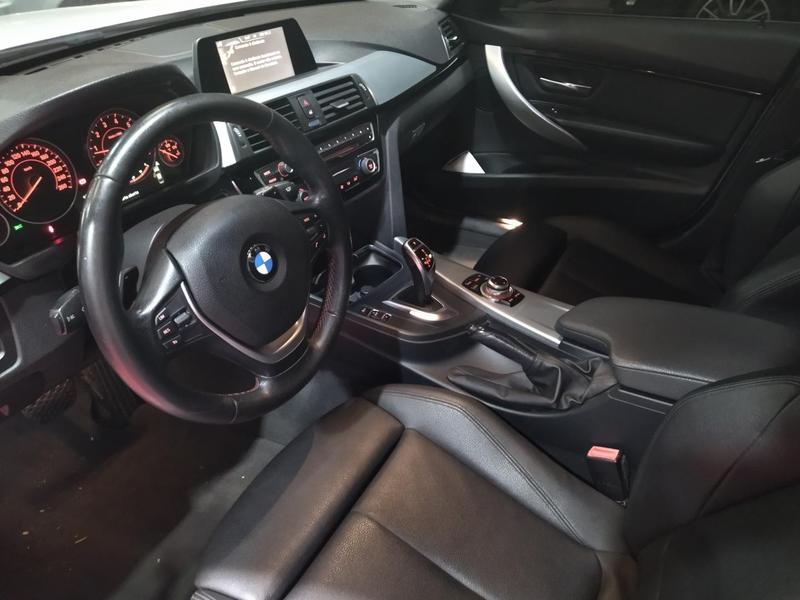 BMW 320i Active Flex - foto 9