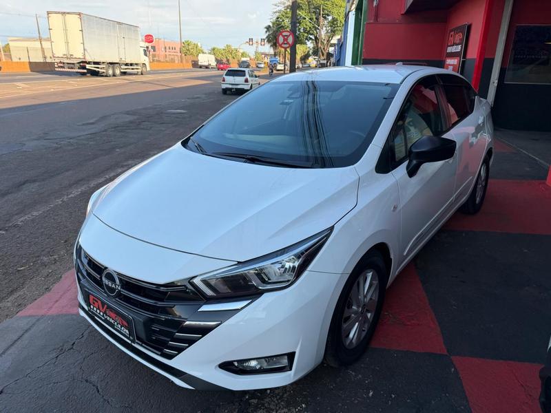 Nissan Versa Sense CVT - foto 2