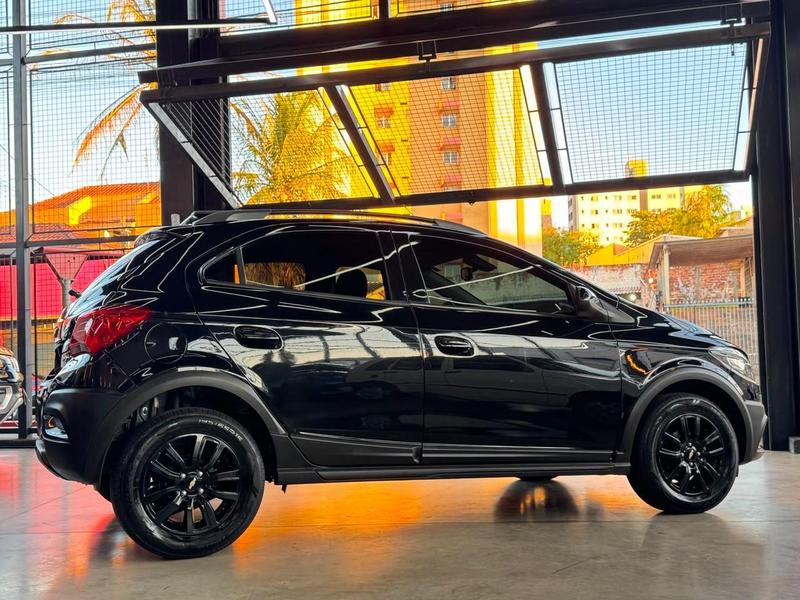 Chevrolet Onix 14at Act - foto 4