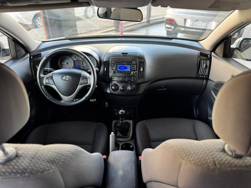 Hyundai i30 2.0 - foto 15