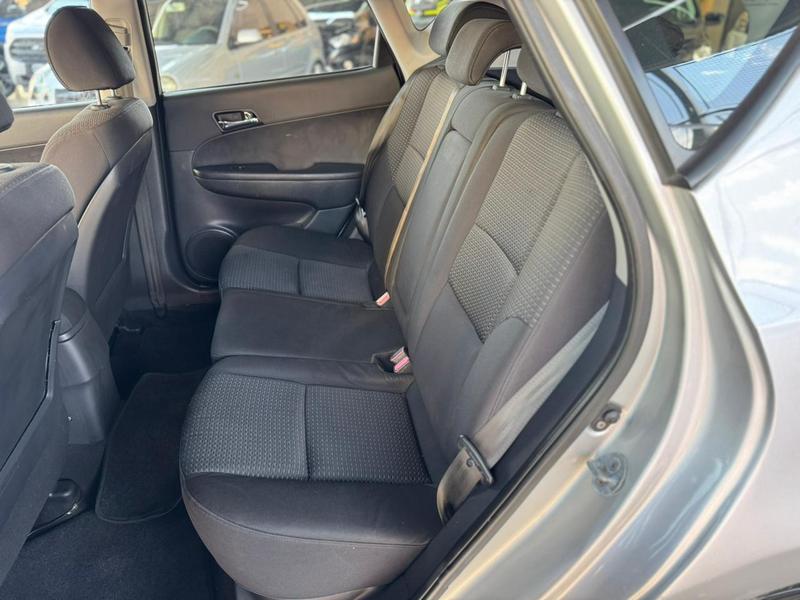 Hyundai i30 2.0 - foto 11