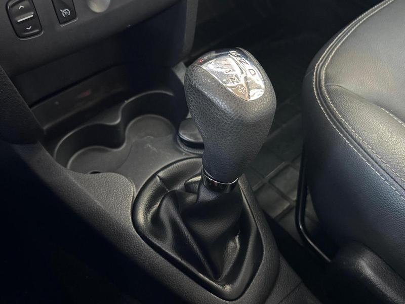 Renault Sandero Dyna 16r - foto 12