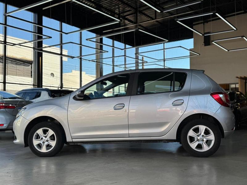 Renault Sandero Dyna 16r - foto 4