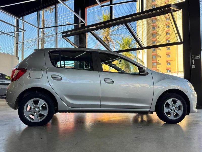 Renault Sandero Dyna 16r - foto 7